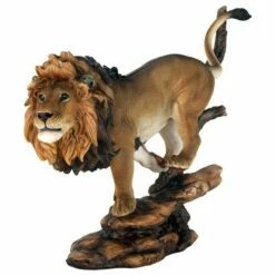 Lion Statue - Male Strutting