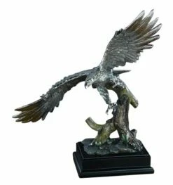 Eagle Statue - Beautiful Wings
