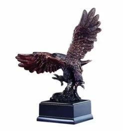 Eagle Statue - See All The Feathers