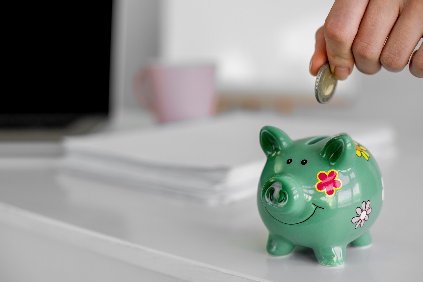 Gift Sales 2024 -Gift Sales 2024 close up hand holding coin 23 2148766939